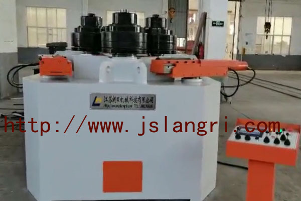 型材卷圓機(jī)的特點(diǎn)是什么，有哪些操作注意事項(xiàng)？